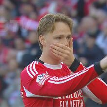 <![CDATA[ Ainda havia adeptos a sentarem-se nas cadeiras: Schjelderup inaugurou o marcador na Luz logo aos 3 minutos ]]>