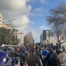 <![CDATA[ «Eu quero o FC Porto campeão:»: assim foi a chegada do autocarro do FC Porto ao Estoril ]]>