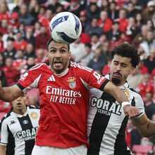<![CDATA[ Léo Santos lamenta má entrada do Nacional frente ao Benfica: «Sofremos dois golos muito cedo» ]]>