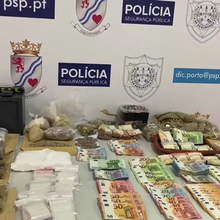 <![CDATA[ Irmãos dos Super Dragões usavam casa da mãe para tráfico de droga no Porto ]]>