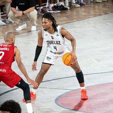 <![CDATA[ Magia de Michael Bradley guia os Hornets... de Queluz: «É com momentos destes que sonhamos» ]]>