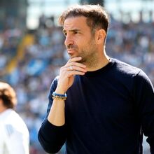 <![CDATA[ Fàbregas nega rumores de saída: «Vou continuar aqui…» ]]>