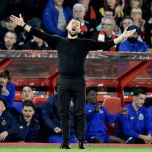 <![CDATA[ Falta de bola no cone irrita banco do FC Porto e motiva queixa ao quarto árbitro ]]>