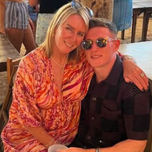 <![CDATA[ Elliot Anderson despede-se da mãe com mensagem emotiva: «Lutaste tanto durante o último ano» ]]>