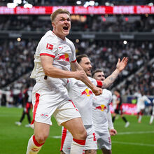 <![CDATA[ Harder marca e Leipzig isola-se no terceiro lugar após vencer em Frankfurt ]]>