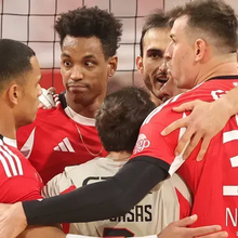 <![CDATA[ Benfica vence Leixões no quarto jogo das meias-finais e defronta Sporting na final do playoff ]]>
