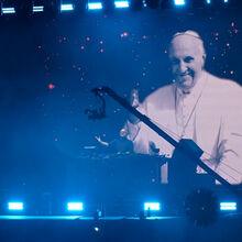 <![CDATA[ Padre Guilherme lidera DJ set de tributo techno ao Papa Francisco em Buenos Aires   ]]>