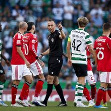 <![CDATA[ Penálti de Suárez devia ter sido repetido? Os casos do Sporting-Benfica ]]>