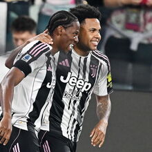 <![CDATA[ Juventus vence Bolonha e aproxima-se do pódio na Serie A ]]>