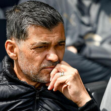 <![CDATA[ «Agora já é tarde... Vergonhoso!»: Sérgio Conceição 'dispara' contra arbitragem nas redes sociais ]]>