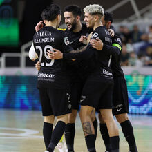 <![CDATA[ Sporting volta a golear o Famalicão e avança para as 'meias' da Taça de Portugal de futsal  ]]>