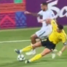 <![CDATA[ Cristiano Ronaldo dá o exemplo a defender e até há quem o compare a... Maldini ]]>