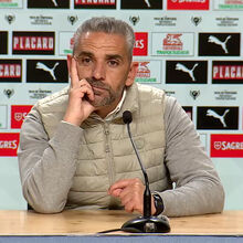 <![CDATA[ Rui Borges e as paragens de Rui Silva: «Acabou o jogo com problemas físicos...» ]]>