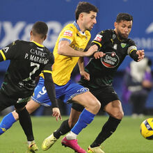 <![CDATA[ Alejandro Marqués na porta de saída do Estoril e com interessados no Brasil ]]>