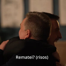 <![CDATA[ Gary Neville reencontra adepto que tentou atingir com bolada... há 21 anos: resultado é hilariante ]]>