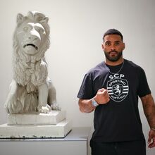 <![CDATA[ Pugilista Octávio Pudivitr renova contrato com o Sporting ]]>