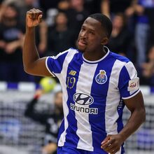 <![CDATA[ FC Porto vence em Águas Santas e adia decisão do título de andebol ]]>
