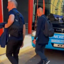 <![CDATA[ Adepto do Arsenal pede a Guardiola que deixe Arteta vencer a Premier League: «Arruinaste-me a vida» ]]>