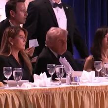 <![CDATA[ Suspeito de tiroteio em jantar da Casa Branca acusado de tentativa de homicídio contra o presidente dos EUA ]]>