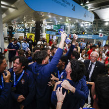 <![CDATA[ Seleção Nacional de sub-20 recebida em festa após conquistar o Europeu de futebol de praia ]]>