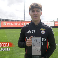 <![CDATA[ Gonçalo Moreira recebe prémio de Melhor Jovem de março na 2.ª Liga: «É um trabalho de equipa» ]]>