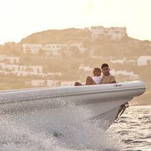 <![CDATA[ Uber faz-se ao mar com aluguer de barcos em Portugal a partir do verão ]]>
