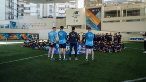 Guarda-redes do FC Porto conviveram com crianças no New Balance Park