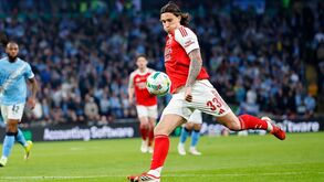 Calafiori monitorizado como possível substituto de Bastoni