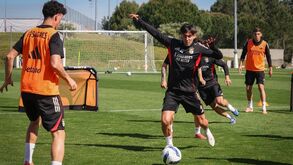 Nuno Félix foi uma das principais novidades do treino do Benfica desta quinta-feira