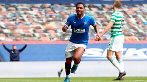 Morelos, jogador do Rangers, comemora golo