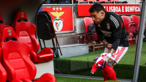 Otamendi ausente por gestão