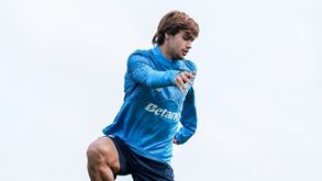 Rodrigo Mora treina para o FC Porto-Famalicão