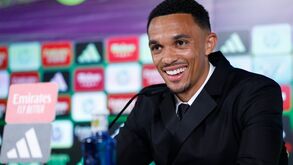 Keane critica defesa e lamenta ausência de Alexander-Arnold