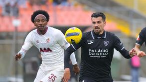 Bryan Róchez em ação frente ao Ac. Viseu