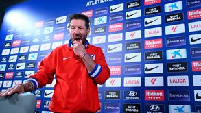 Diego Simeone numa conferência de imprensa do Atlético de Madrid