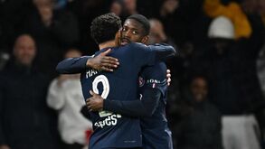 Jogadores do PSG celebram durante o jogo contra o Toulouse, na Ligue 1