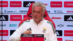 Mourinho volta à 'lufada de ar fresco': «Desde o início da época, já viu o Benfica a beneficiar de alguma coisa?»