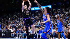 Austin Reaves no duelo entre OKC e Lakers