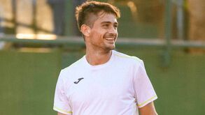 Mariano Navone sorri na Roménia