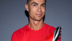 Nike 'recupera' chuteiras de Cristiano Ronaldo de 2009: «O regresso da grandeza»