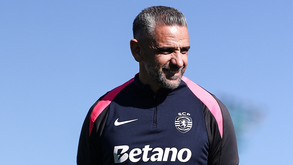 Rui Borges sorridente após nova vitória