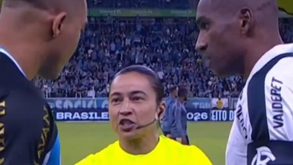 Escolha de campo entre Carlos Vinícius e o capitão do Remo está a ser elogiada nas redes sociais: perceba o porquê