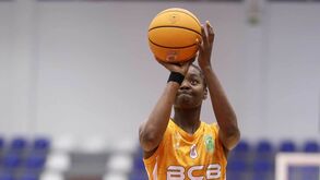 Vânia Sengo brilha pelo BC Barcelos