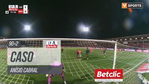 Benfica pediu penálti nos descontos: árbitro marcou falta ofensiva de Anísio