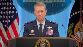 Chefe do Estado-Maior dos EUA afirma que avião que caiu durante buscas por pilotos desaparecidos foi atingido pelo Irão