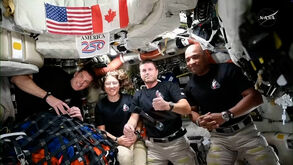 Trump fala com os astronautas da Artemis II: «Vocês fizeram História e deixaram toda a América muito orgulhosa»