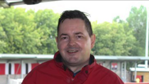 Tony vai a jogos de futebol amador há 50 anos