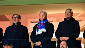 Gravina (à direita) durante o duelo entre Itália e Bósnia