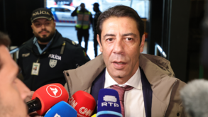 Rui Costa voltou ao Parlamento