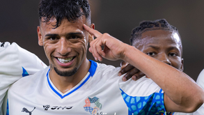 Al Ittihad de Sérgio Conceição perde com o Neom SC nos descontos em jogo com sete golos